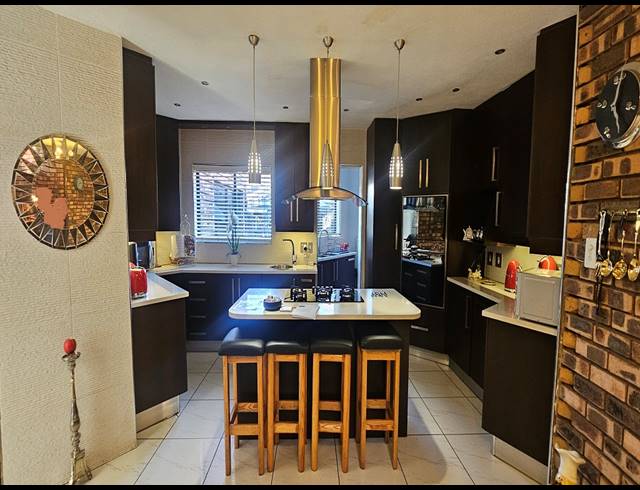 4 BEDROOM HOUSE FOR SALE IN MEYERSDAL